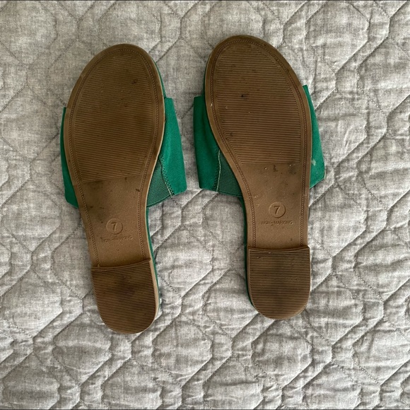 A New Day Kelly Green Sandals - Picture 2 of 3